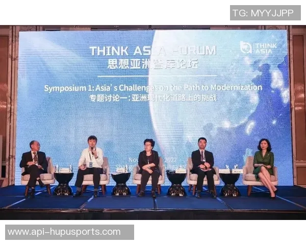 足球裁判握手背后的意义与影响探讨及其对比赛公正性的保障